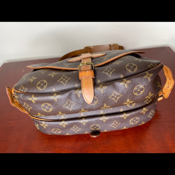 Louis Vuitton Saumur 30 - Picture 10 of 16